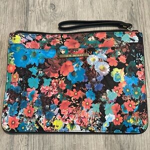 Steve Madden floral clutch NWOT